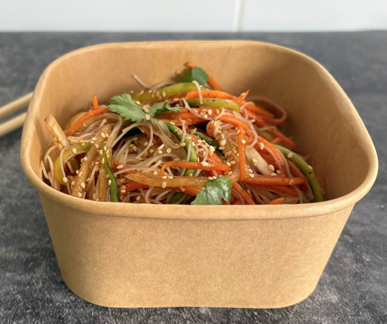 Фунчоза с овощами и кунжутным маслом